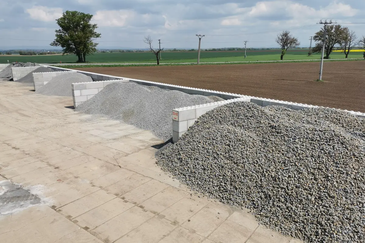 KONTEJNERY CETKOVSKÝ – sypké materiály